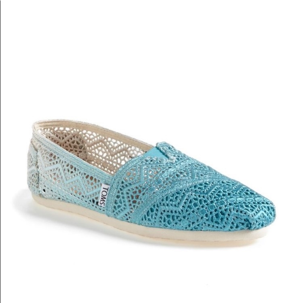TOM’S Crochet Blue Ombré Shoes Size 5